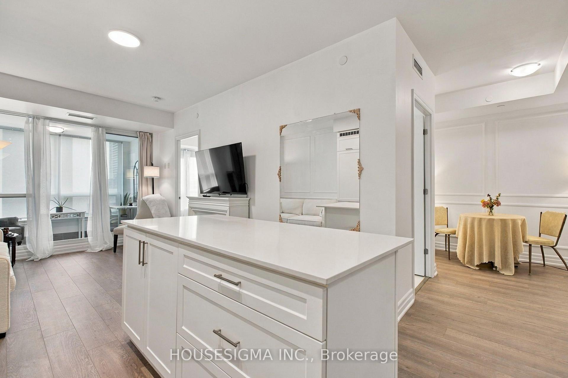 705 - 9085 Jane Street, Vaughan 5