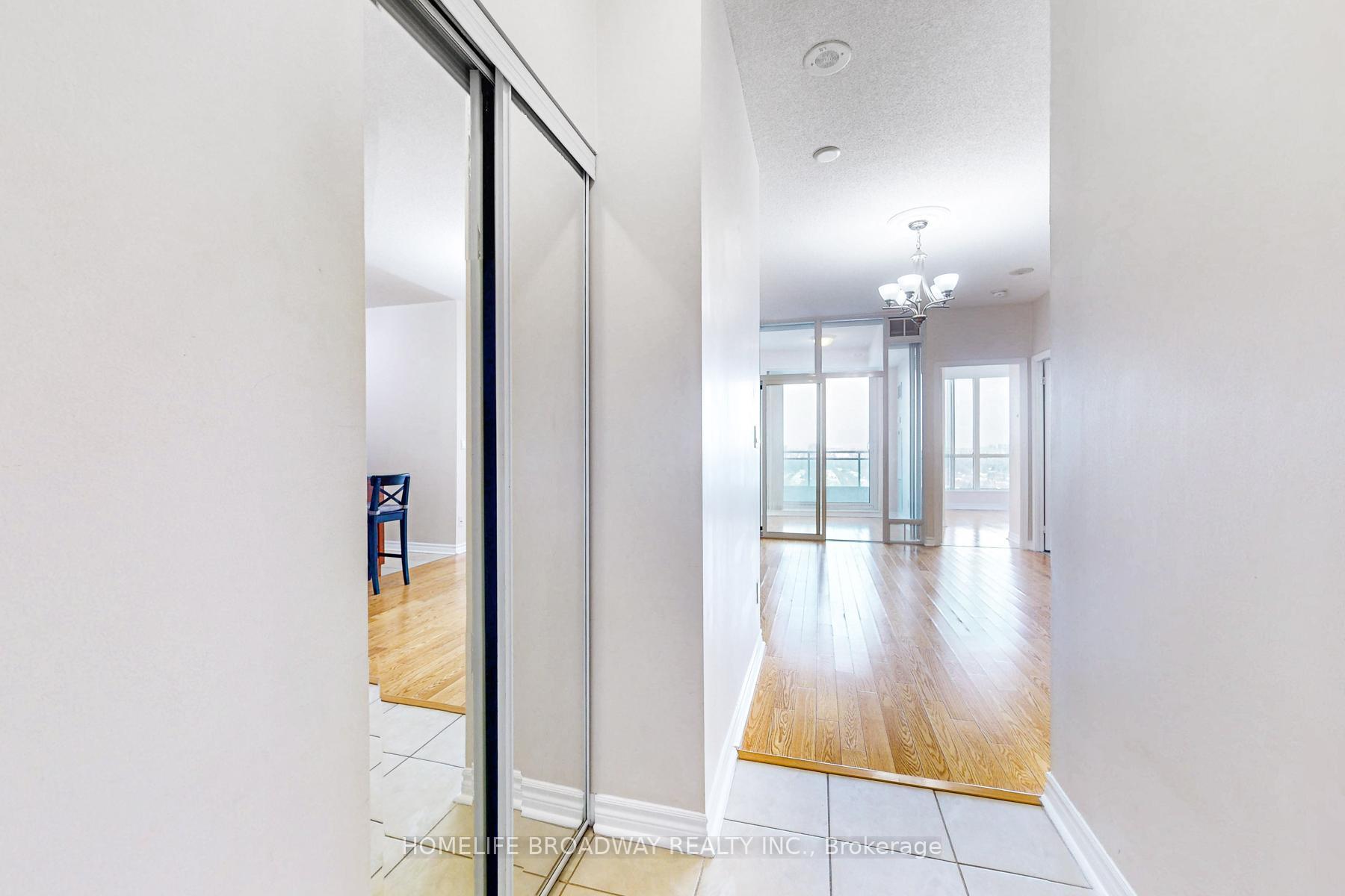 2215 - 18 Holmes Avenue, Toronto 2