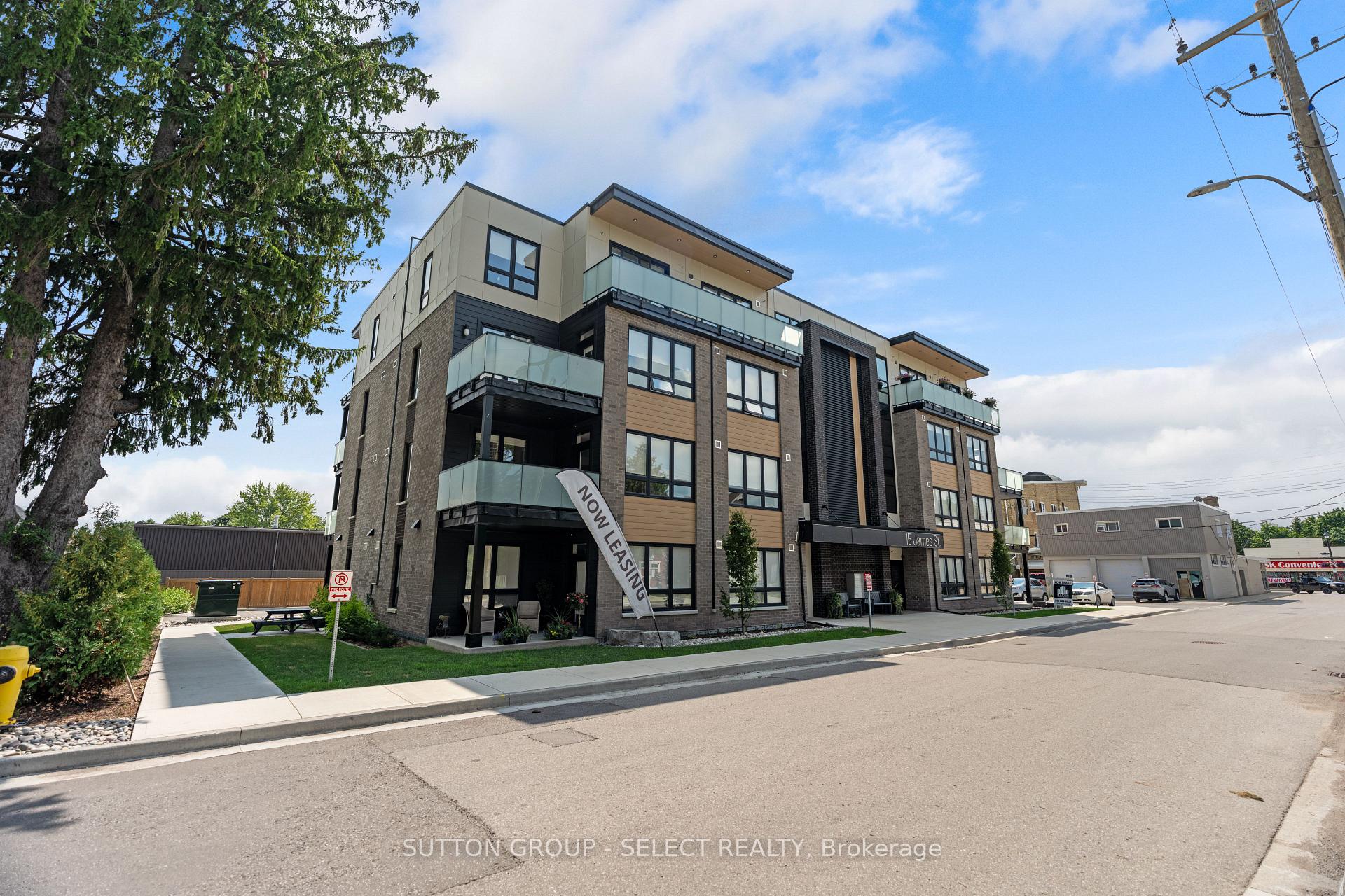 403 - 15 James Street, South Huron 4
