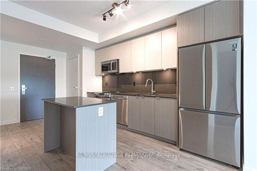 B0721 - 133 Bronte Road, Oakville 3