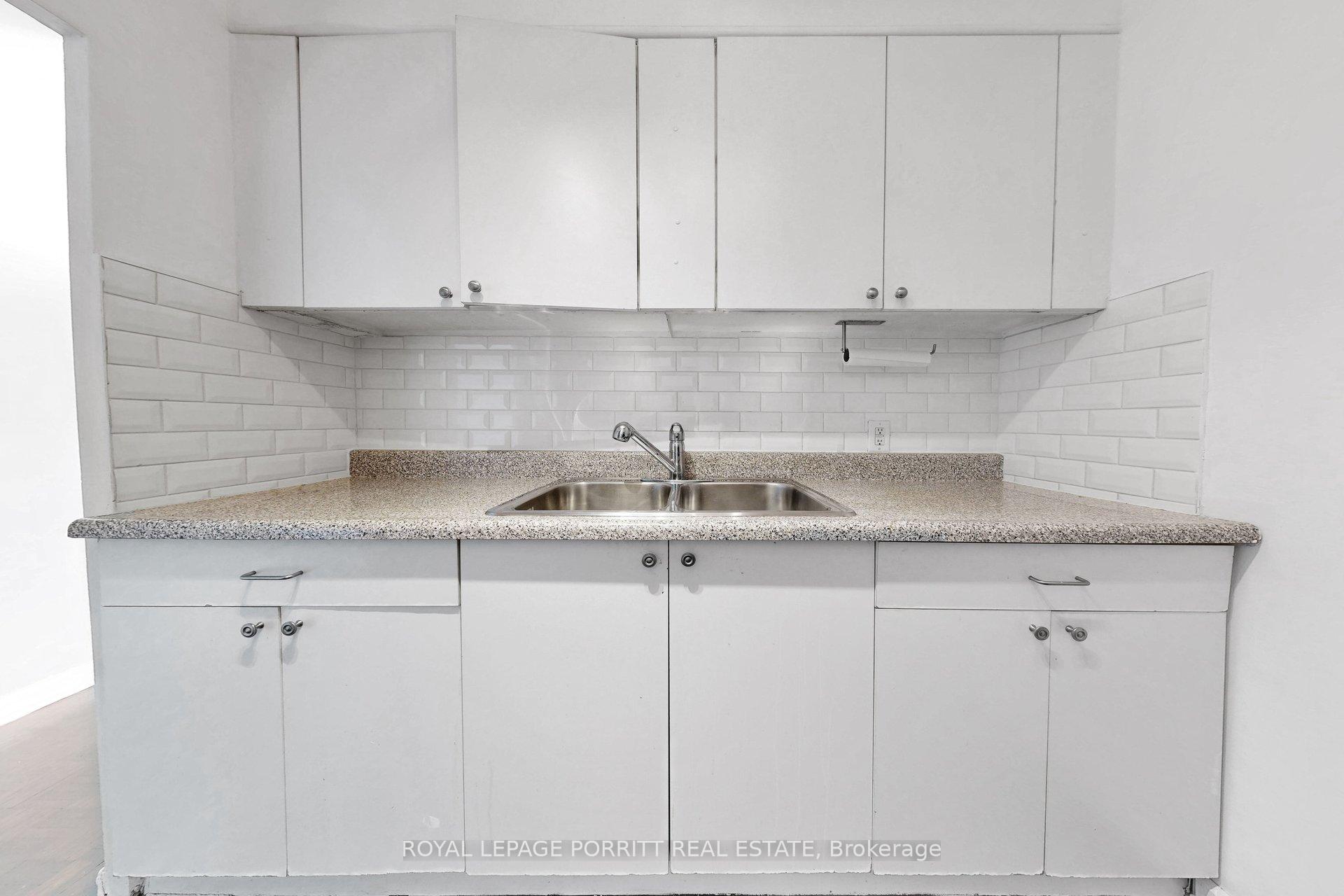39 - 2 Superior Avenue, Toronto 4
