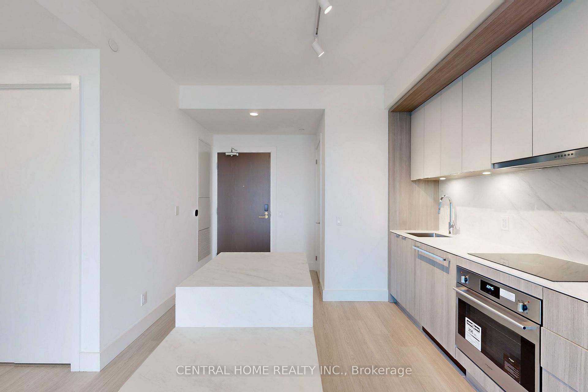 917 - 6 Greenbriar Road, Toronto 5