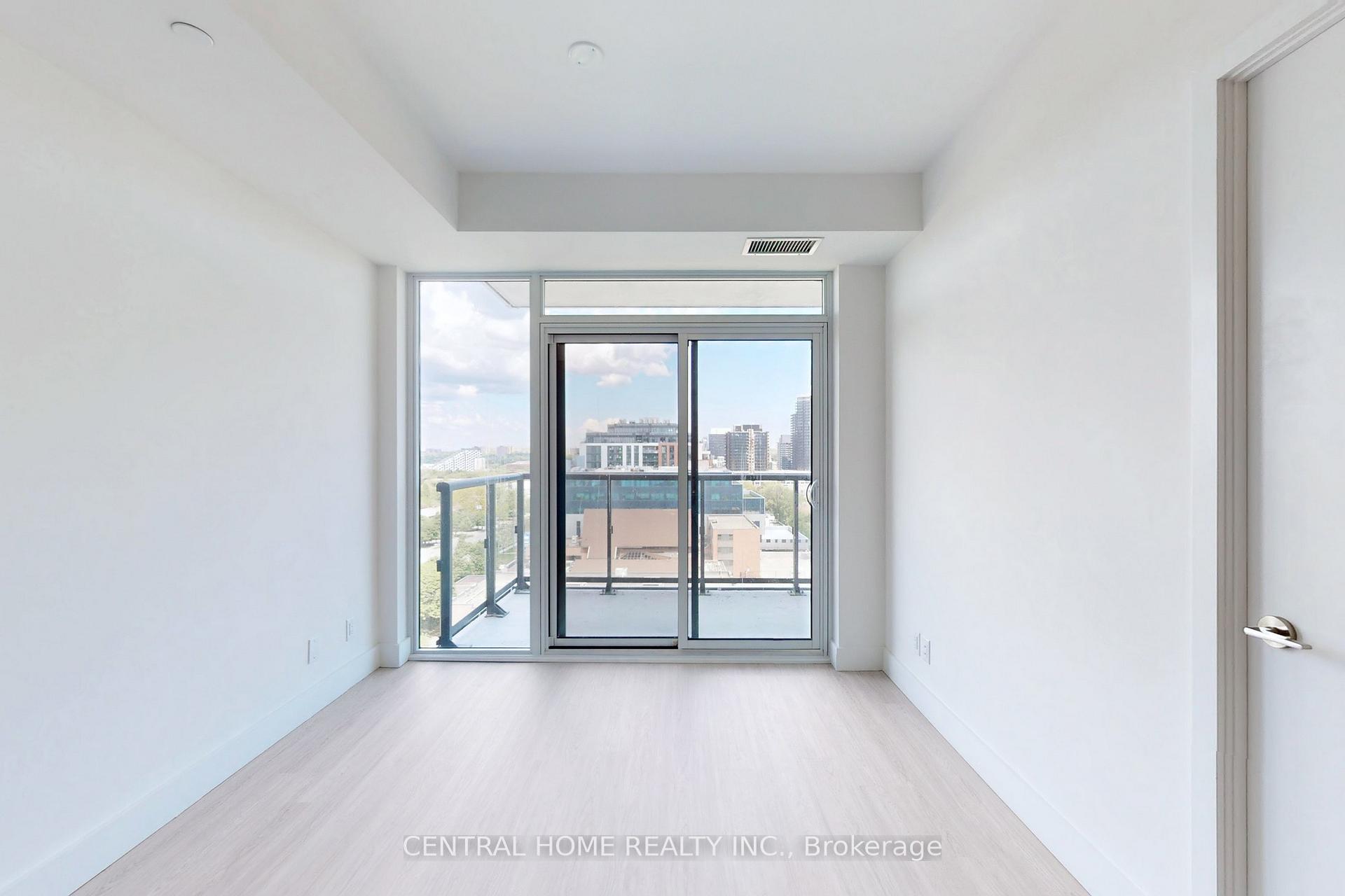 917 - 6 Greenbriar Road, Toronto 3