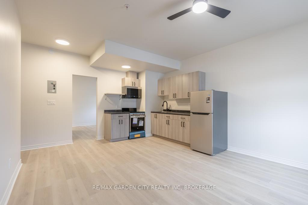 54 Front Street S, Thorold 3