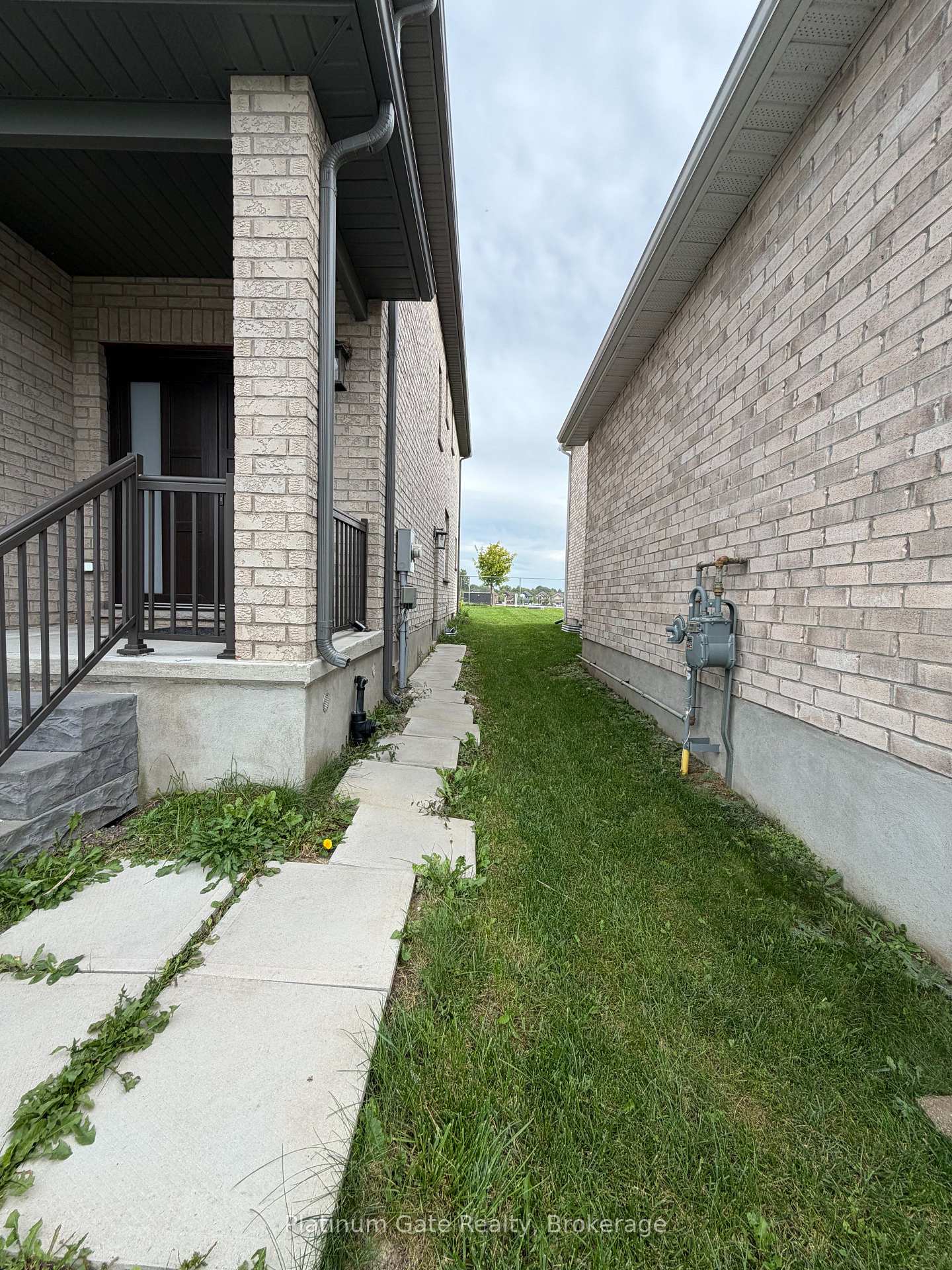 827 Cedar Parkway, London North 2