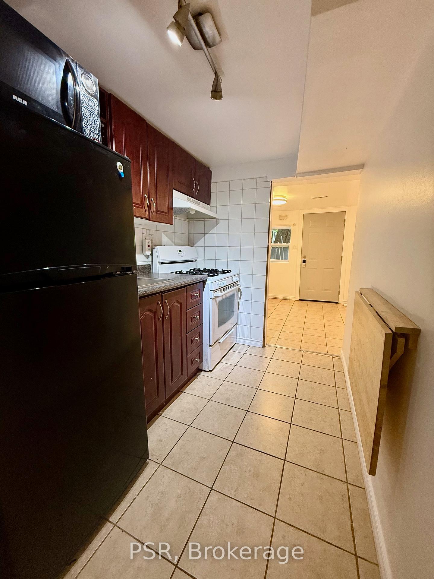 Lower - 191 Coxwell Avenue, Toronto 4