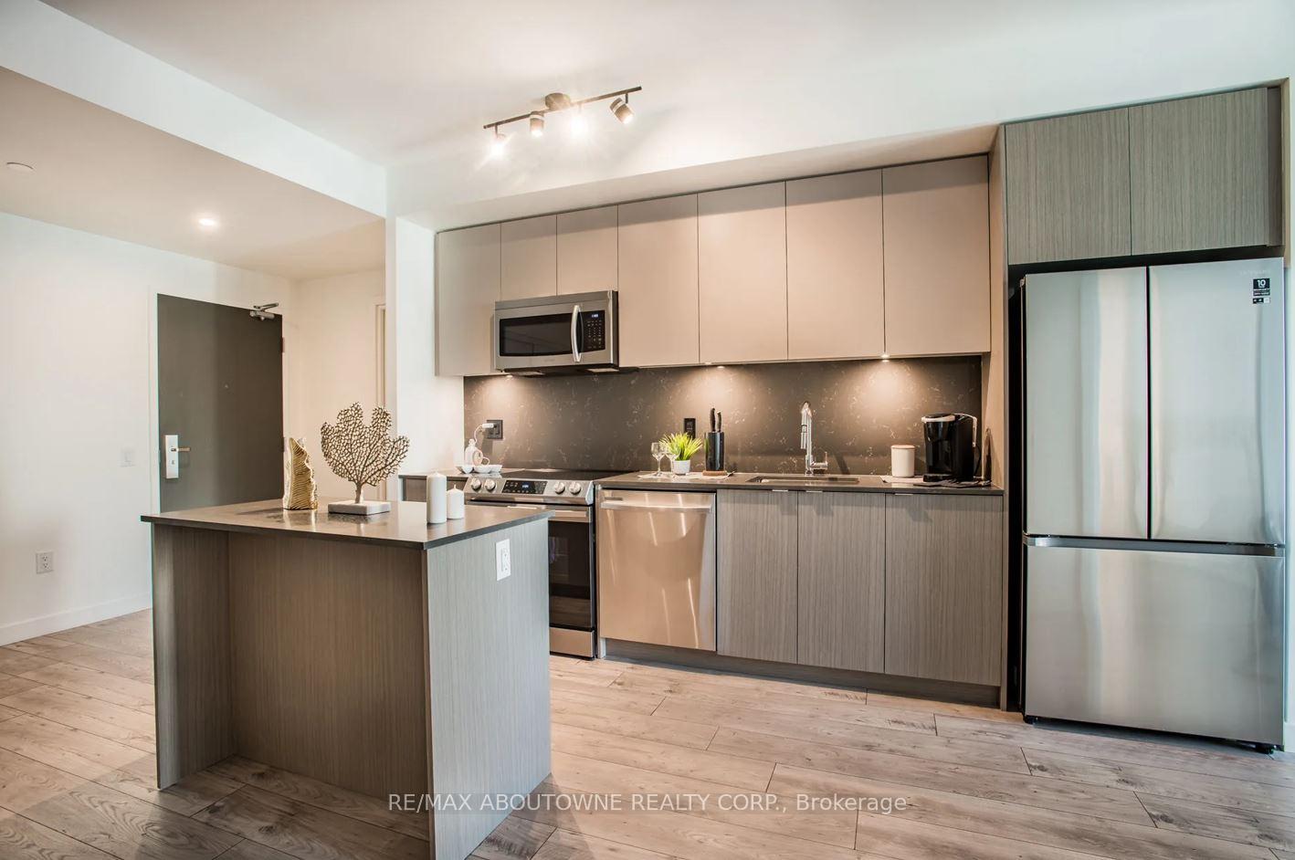 A303 - 125 Bronte Road, Oakville 4