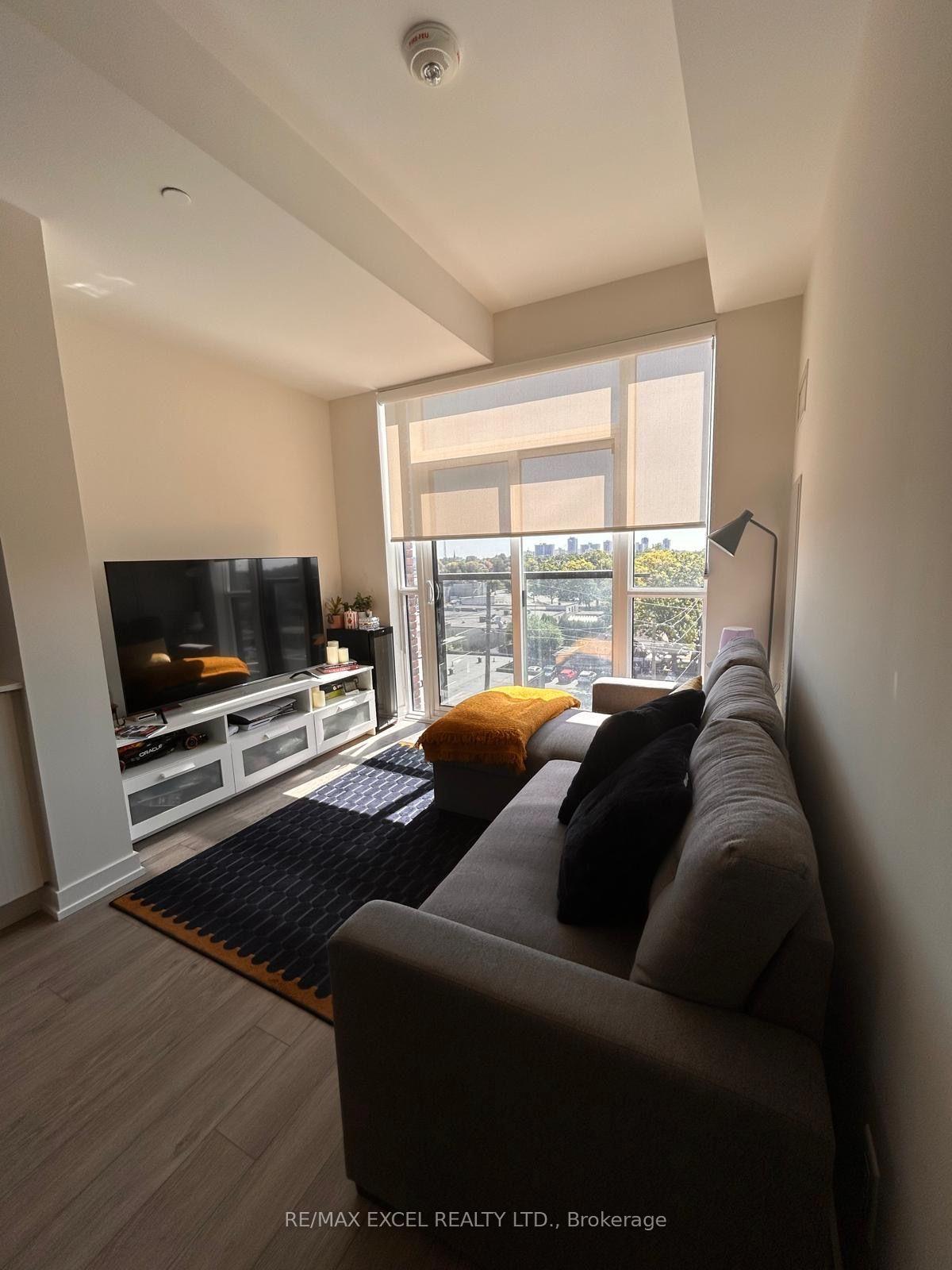 606 - 2300 St. Clair Avenue W, Toronto 4