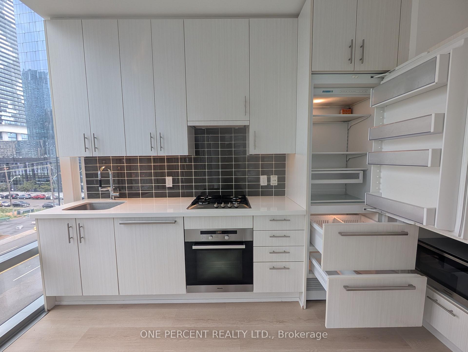 441 - 39 Queens Quay E, Toronto 4