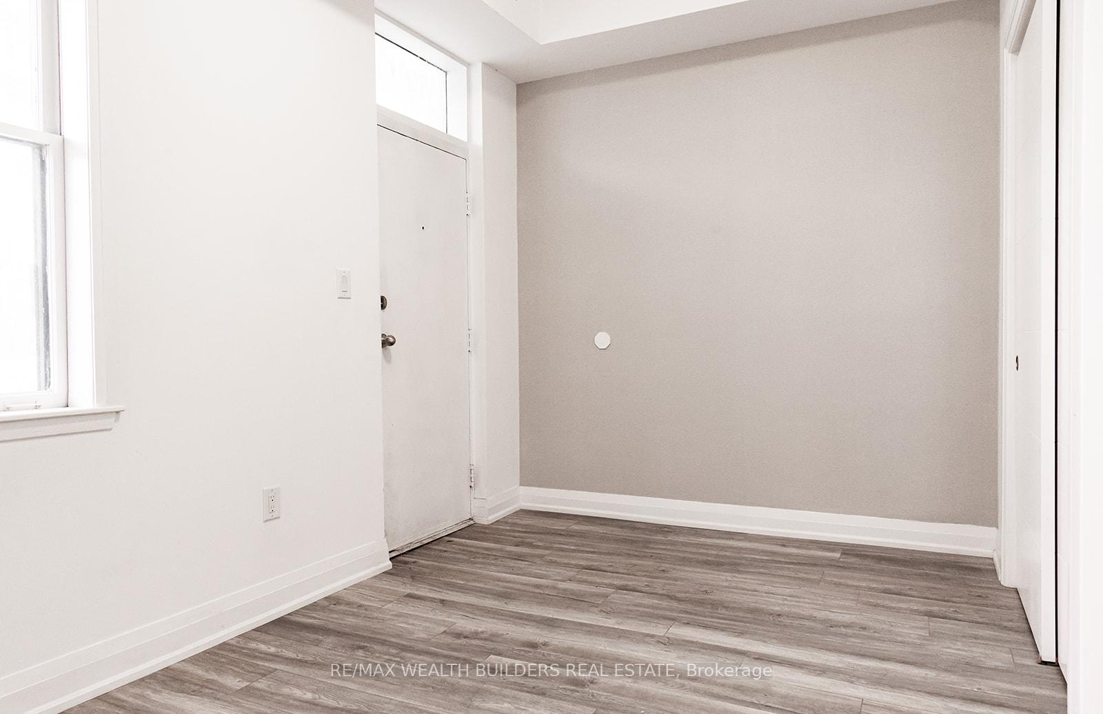 6 - 213 Jarvis Street, Toronto 4