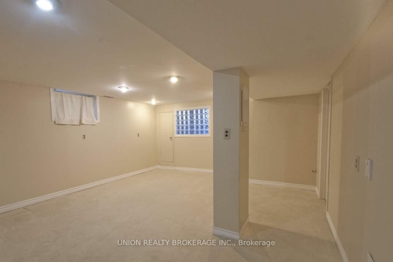 Bsmt - 39 Gower Street, Toronto 2