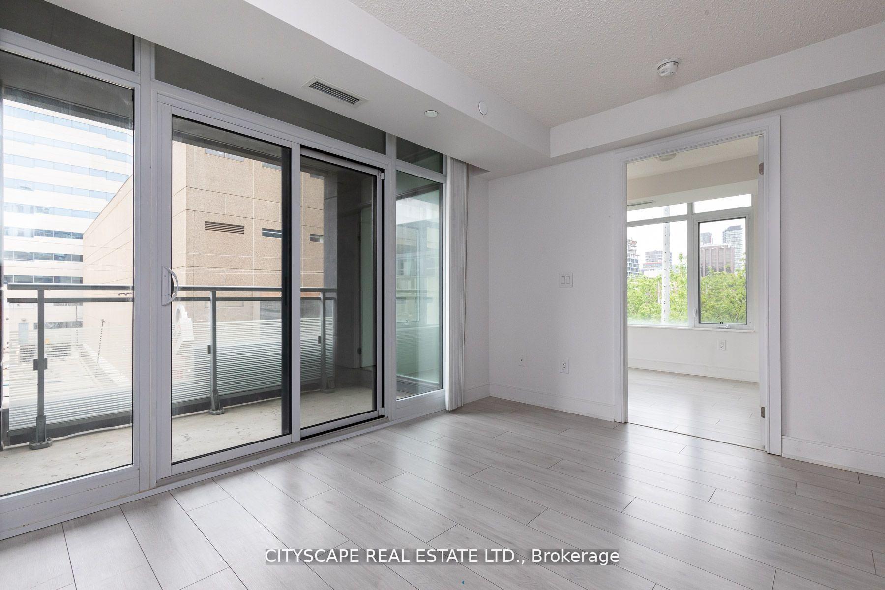 315 - 525 Adelaide Street W, Toronto 4