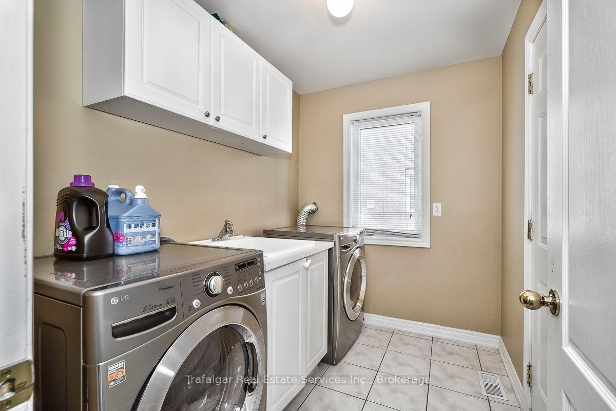 2355 Hilda Drive, Oakville 3