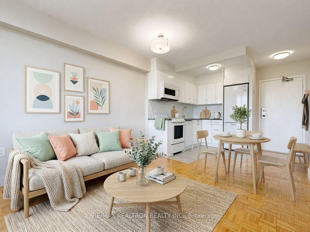 907 - 1500 Bathurst Street, Toronto