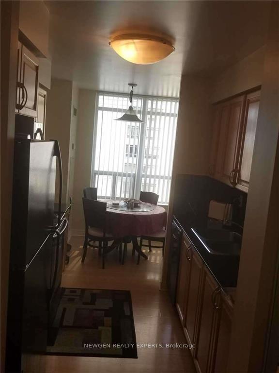 805 - 310 Burnhamthorpe Road W, Mississauga 5