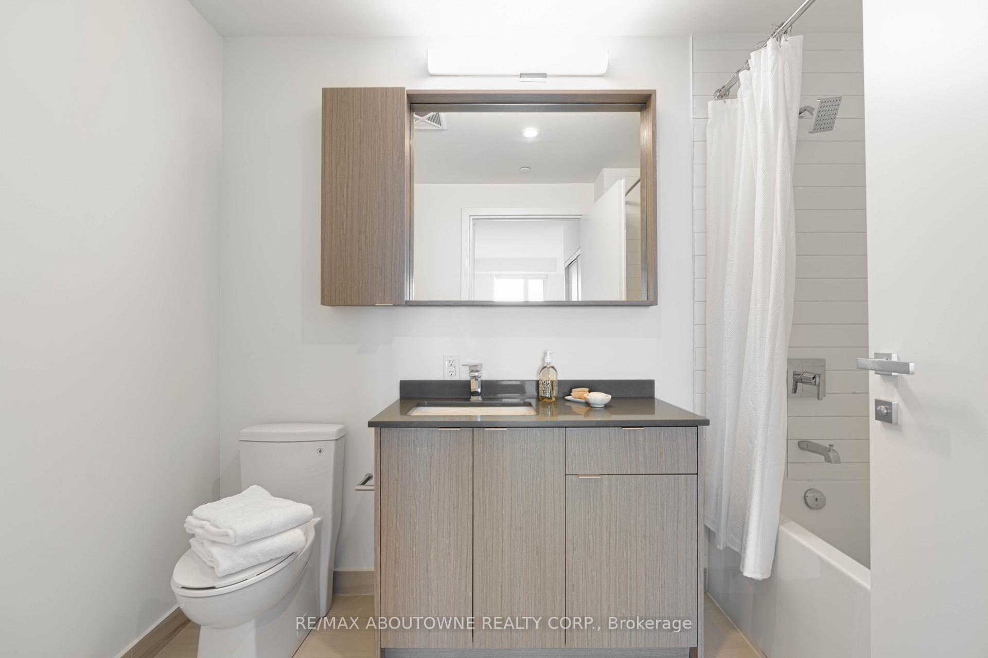 A0815 - 125 Bronte Road, Oakville 5