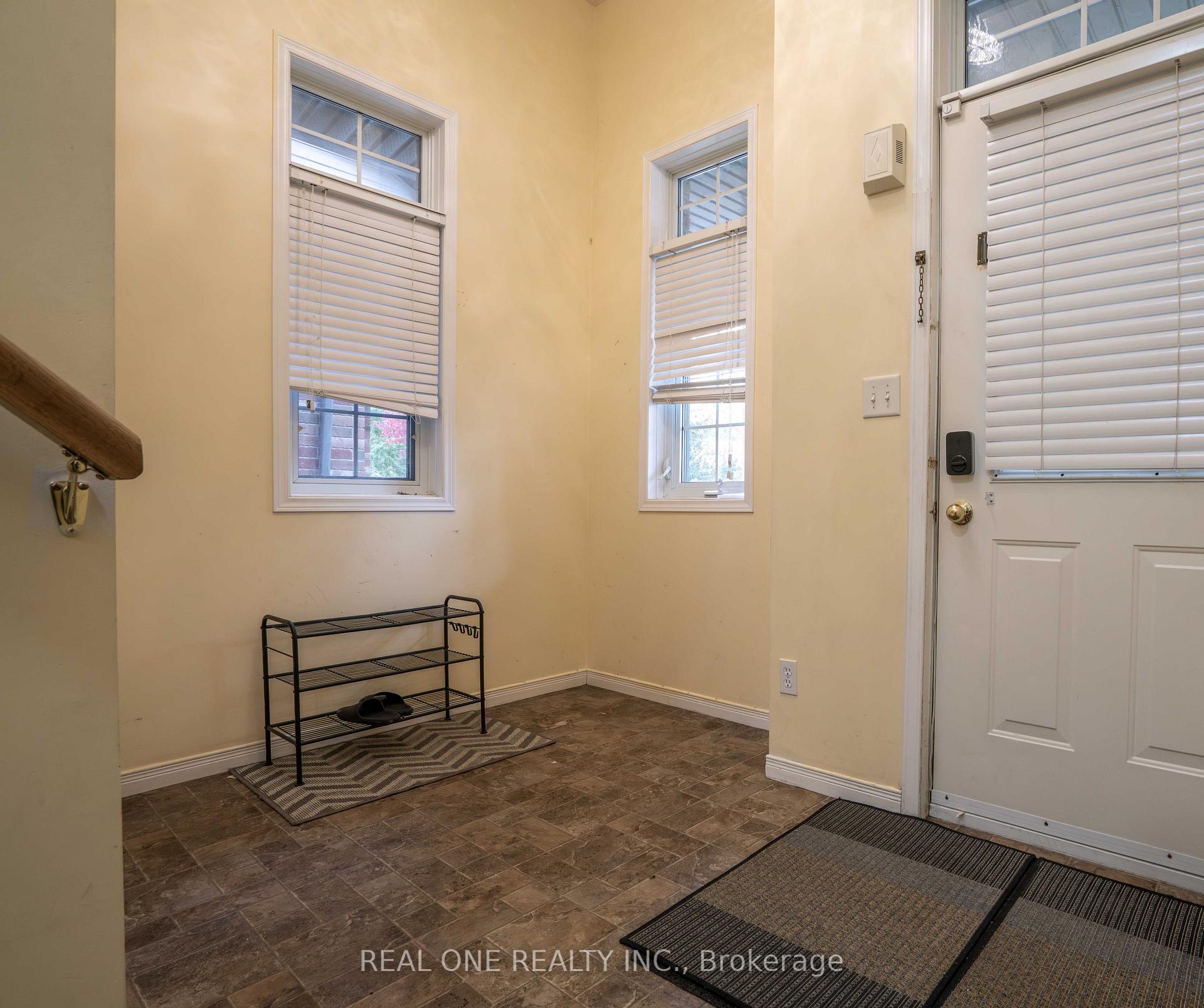 971 Creekside Drive, Waterloo 3