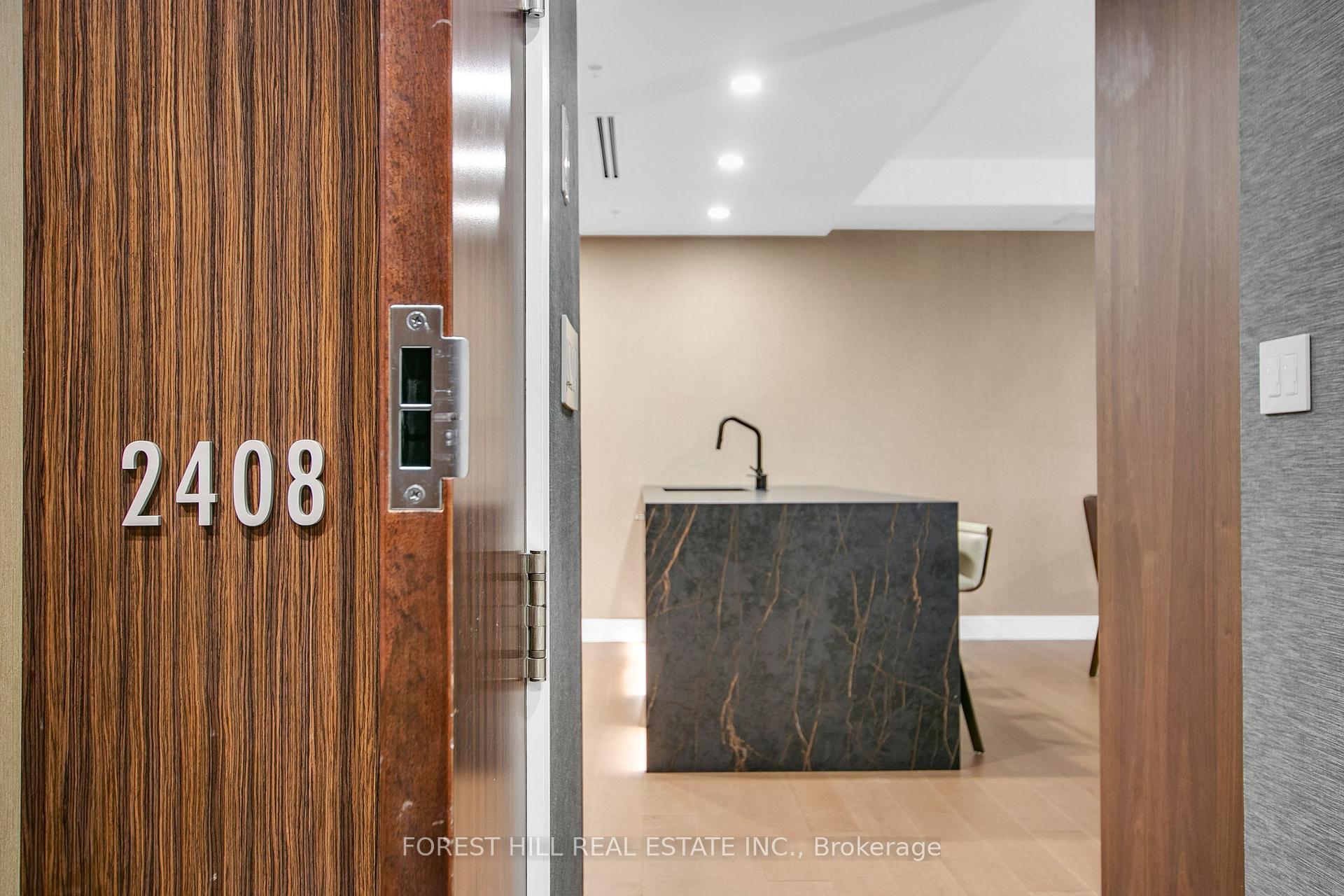 2408 - 180 University Avenue, Toronto 4