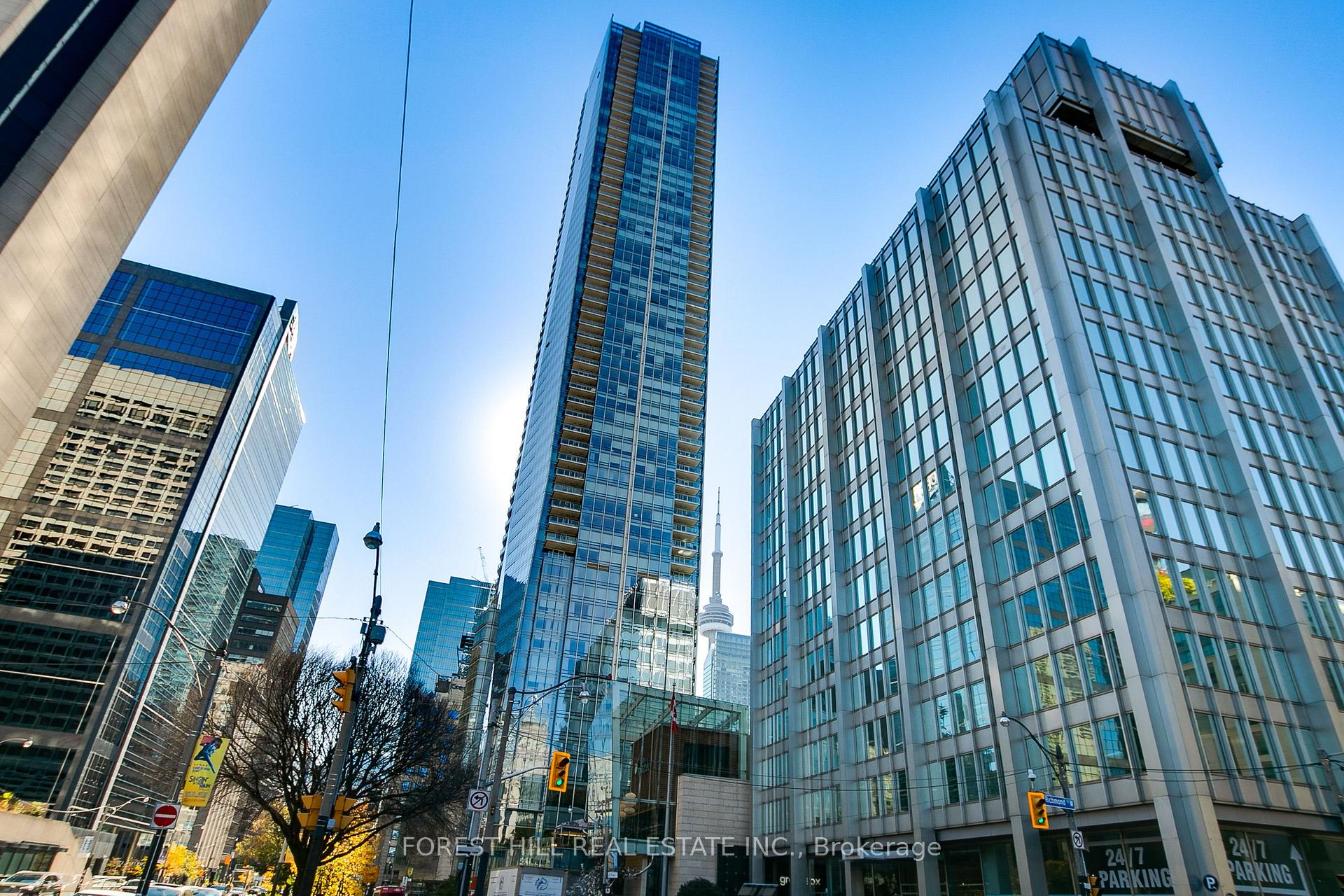 2408 - 180 University Avenue, Toronto 3