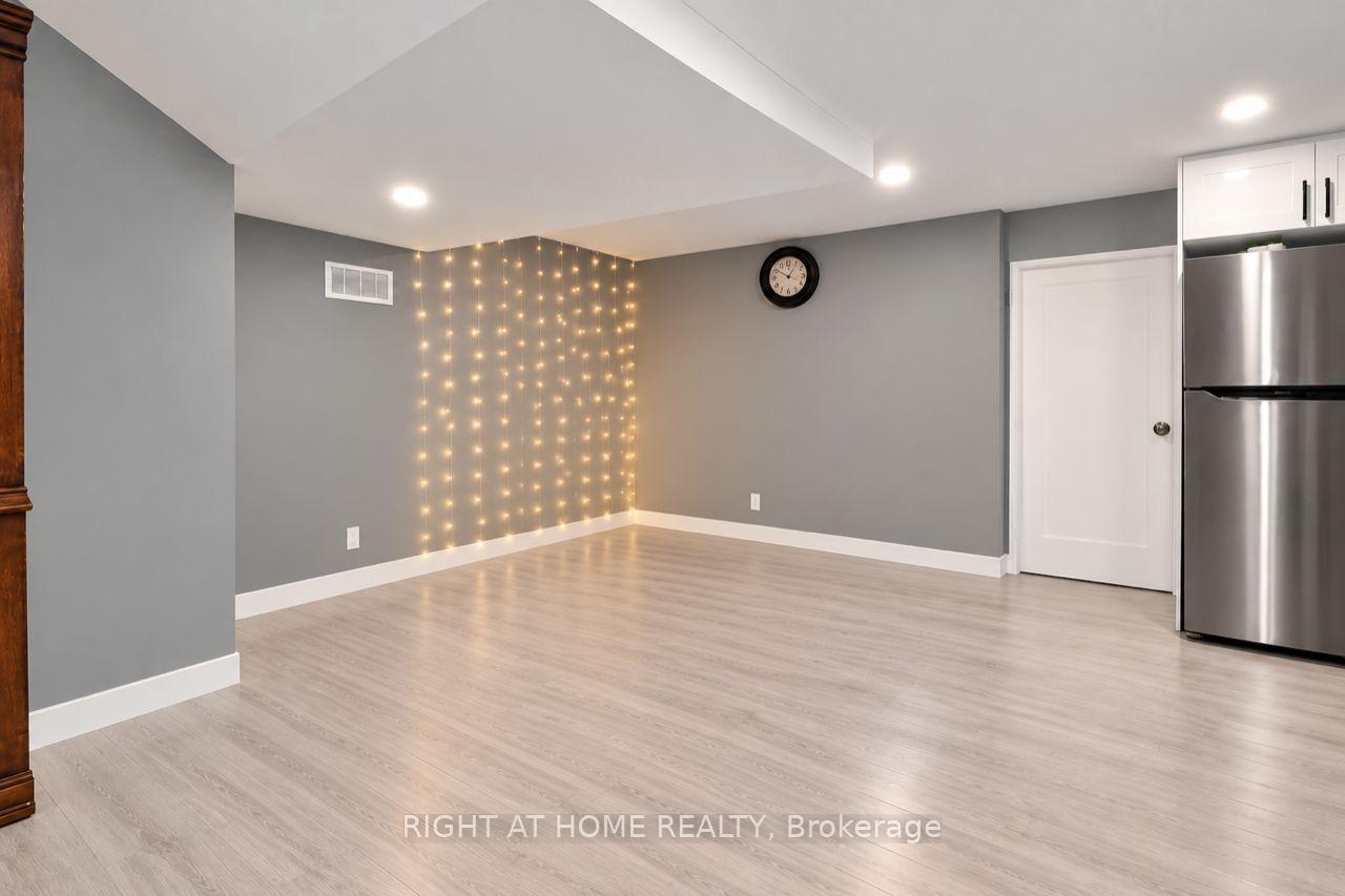 Basement - 200 Renfro Crescent, London South 3