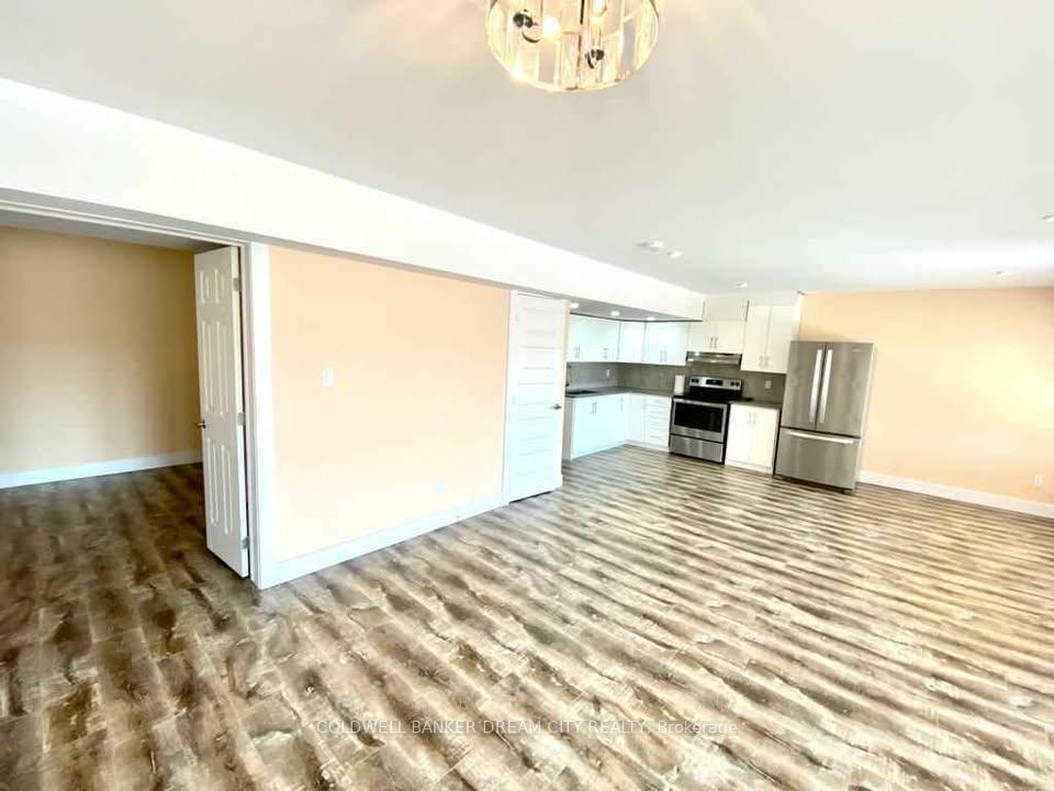 (Lower) - 1236 Medway Park Drive, London North 4