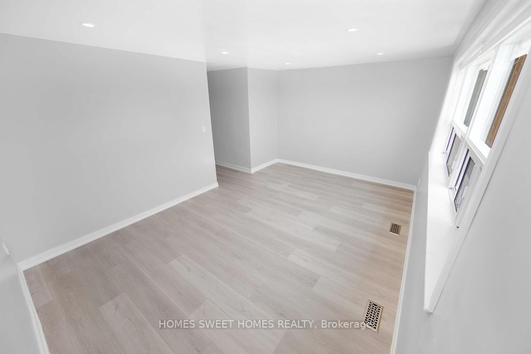 A - 1352 Kennedy Road, Toronto 4