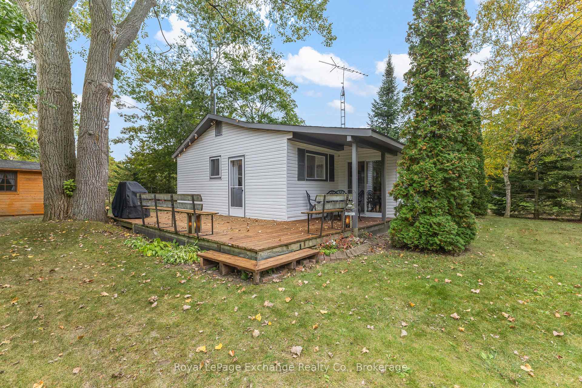 97 Smith Lane Huron-Kinloss Ontario Canada Sale residential Glenis Vardy Royal LePage Exchange Realty Co., Brokerage*