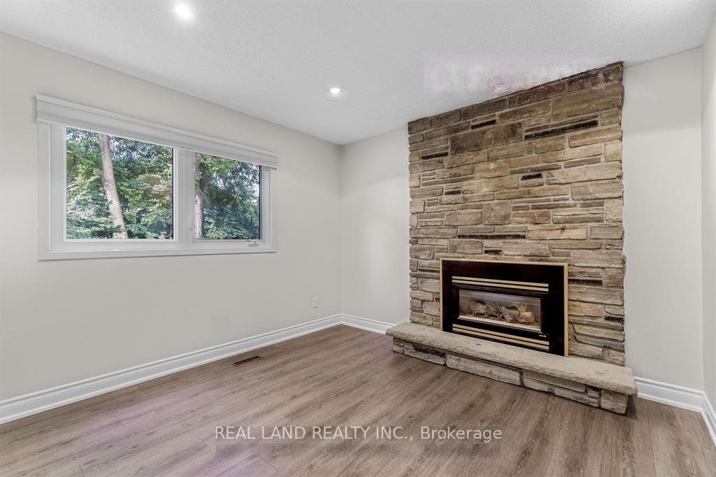 Lower - 360 Chantenay Drive, Mississauga 5