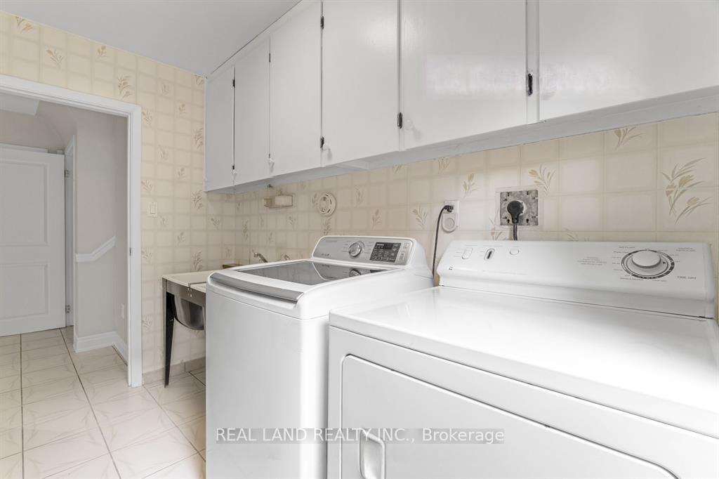 Lower - 360 Chantenay Drive, Mississauga 2