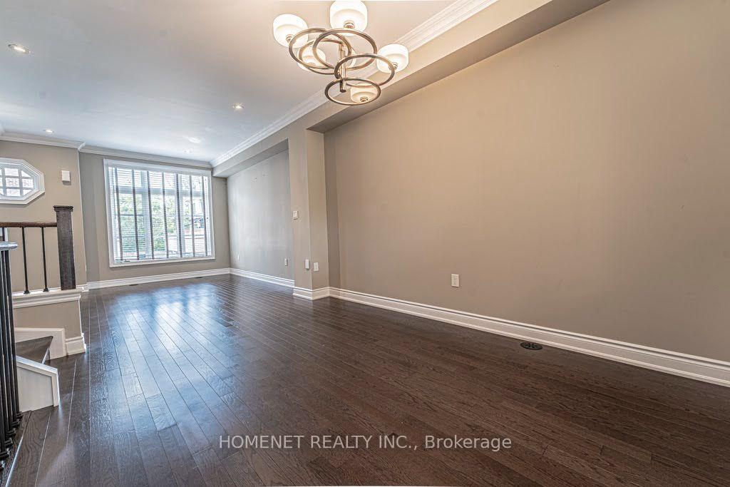 2058 Queensborough Gate, Mississauga 4