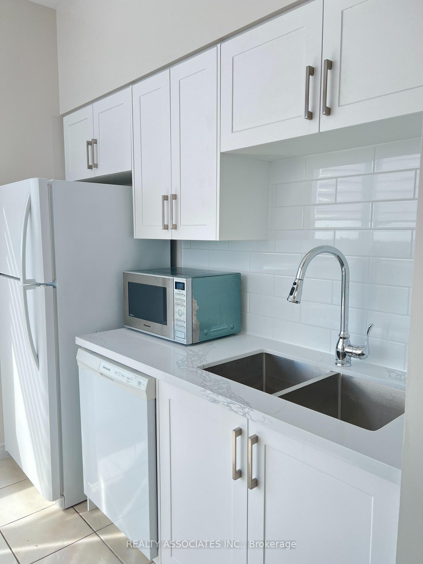 Lph17 - 2627 Mccowan Road, Toronto 4