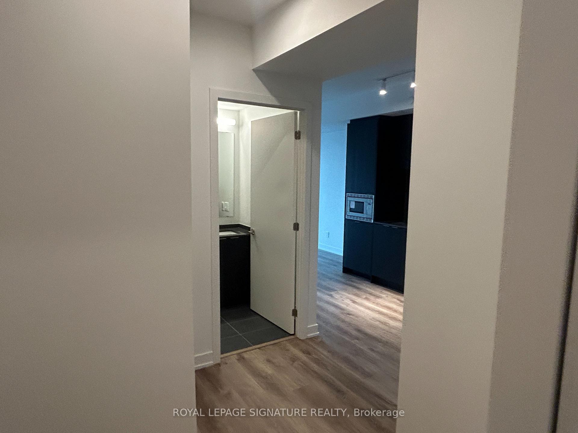 616 - 101 John Street N, Hamilton 4