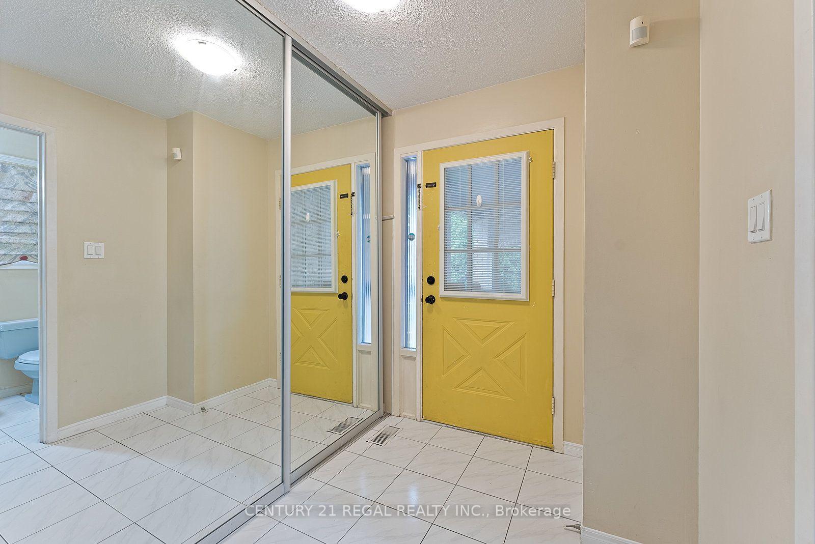28 Ecclesfield Drive, Toronto 4