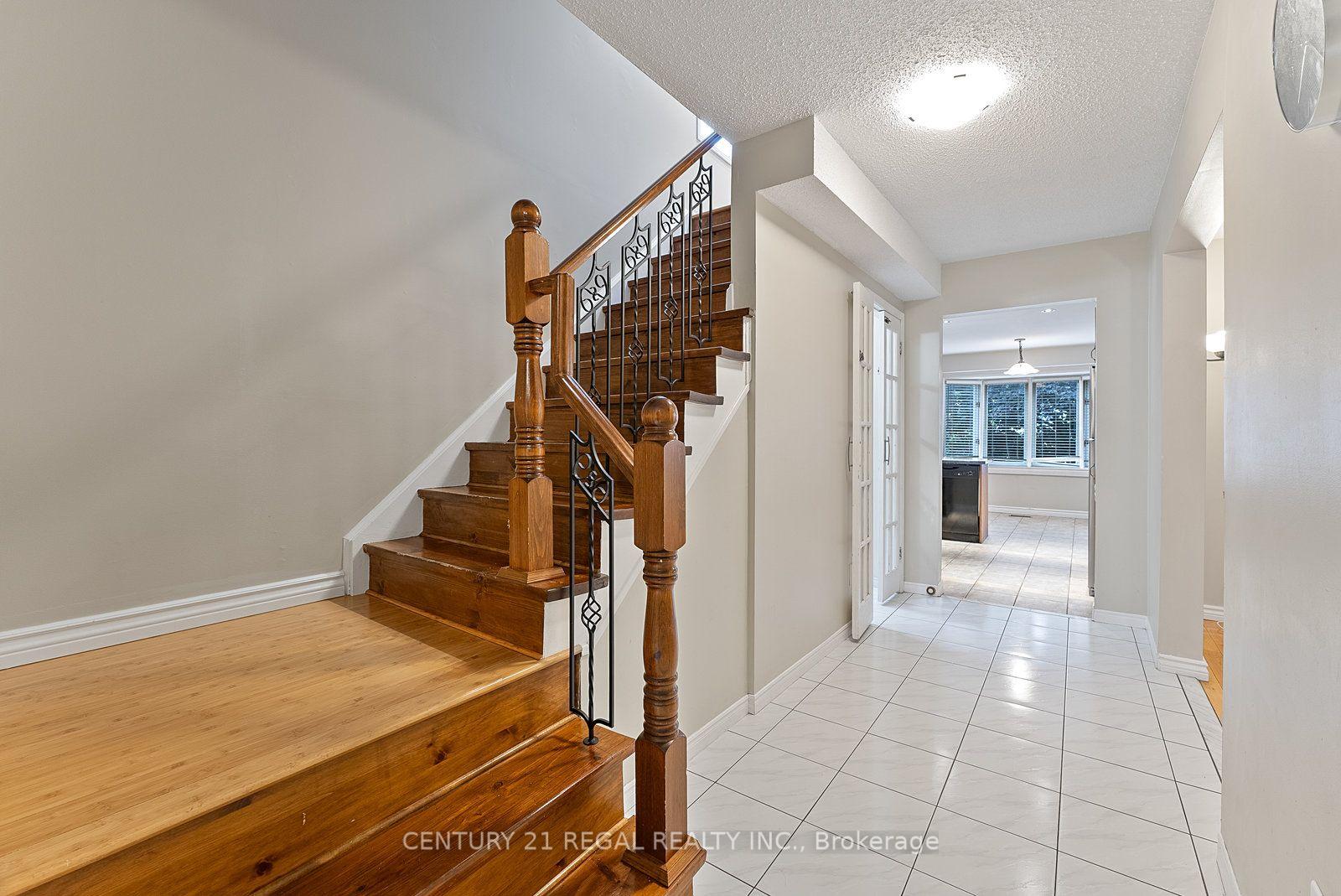 28 Ecclesfield Drive, Toronto 5