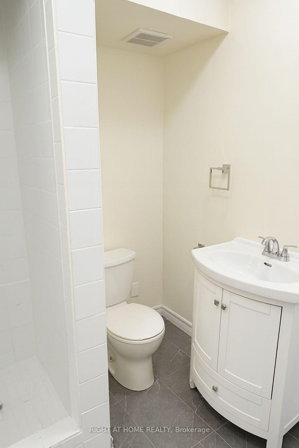 302 - 198-200 Queen Street W, Toronto 2