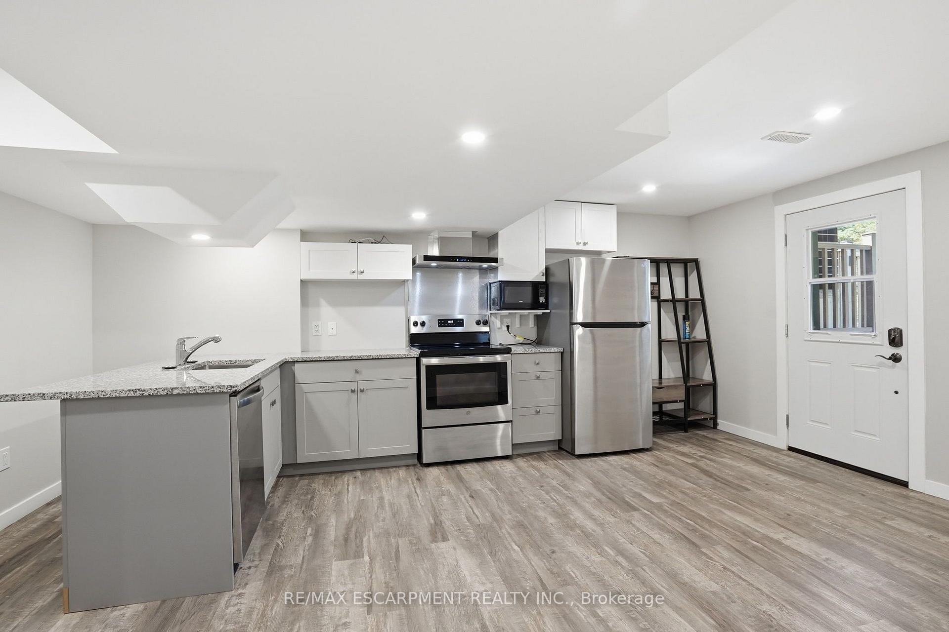 Lower - 43 FLEMING Crescent, Haldimand 3