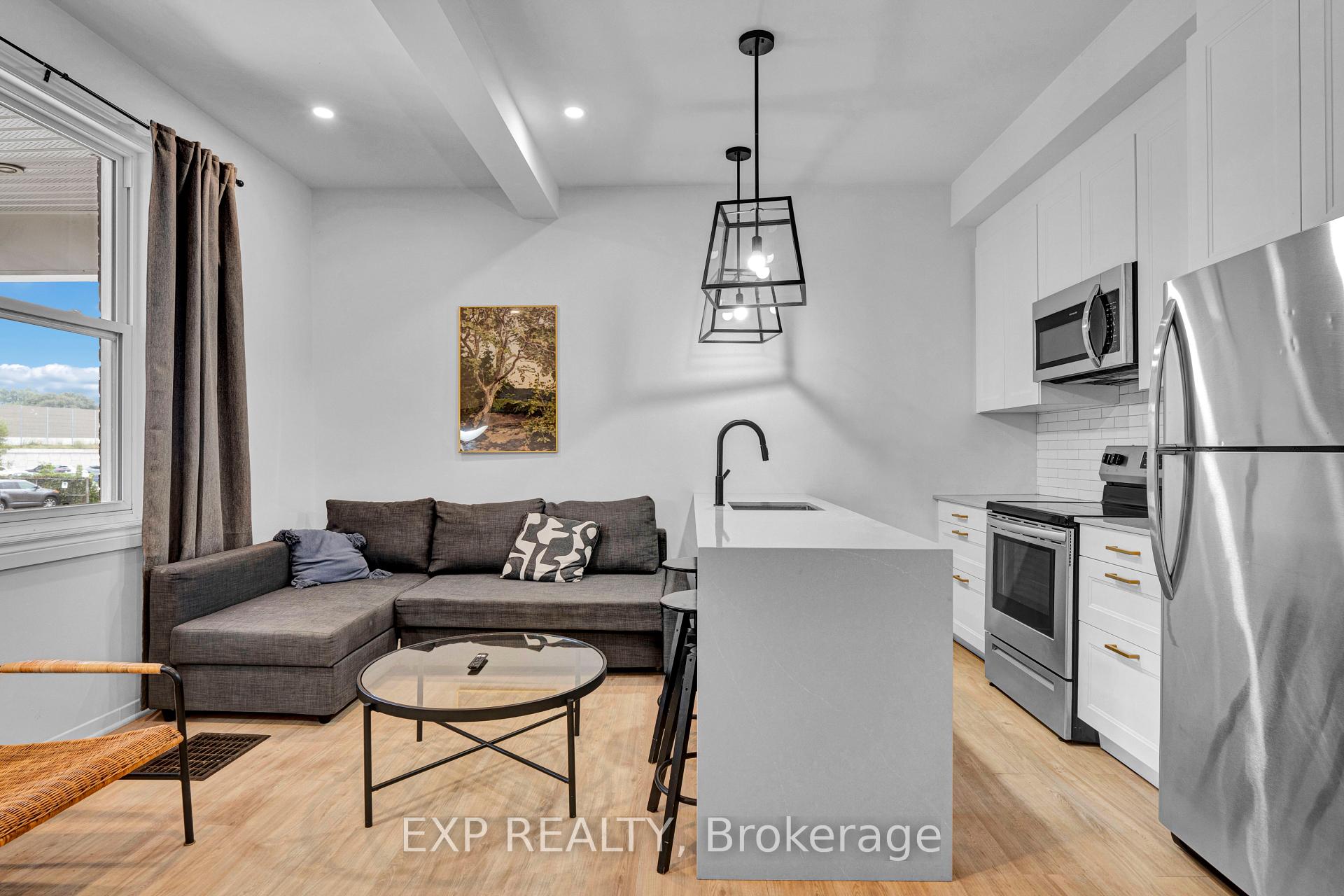 2 - 327 Catherine Street, Ottawa 3