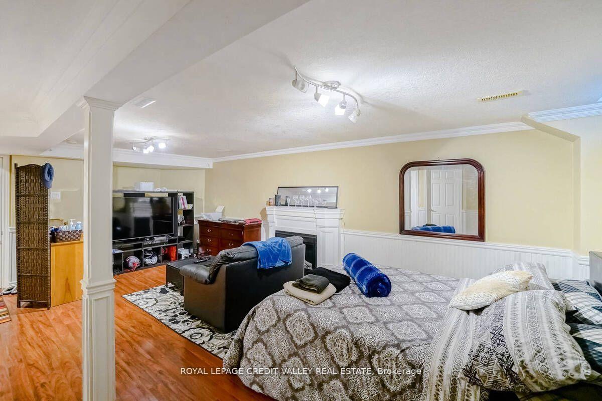 95 Mullis Crescent, Brampton 4