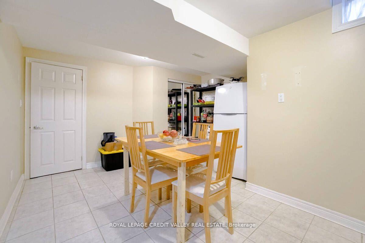 95 Mullis Crescent, Brampton 5