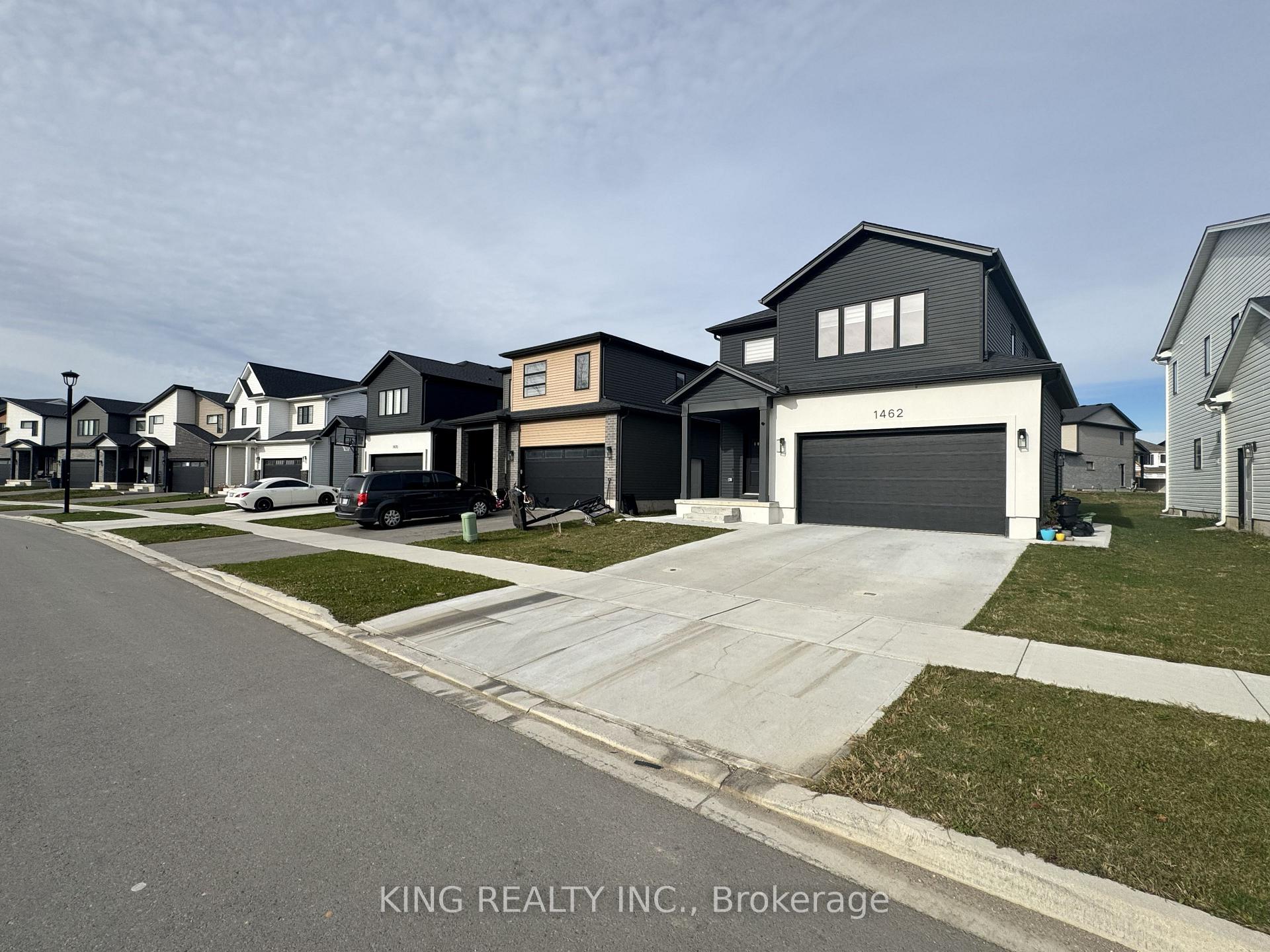 UPPER - 1462 Twilite Boulevard, London North 4