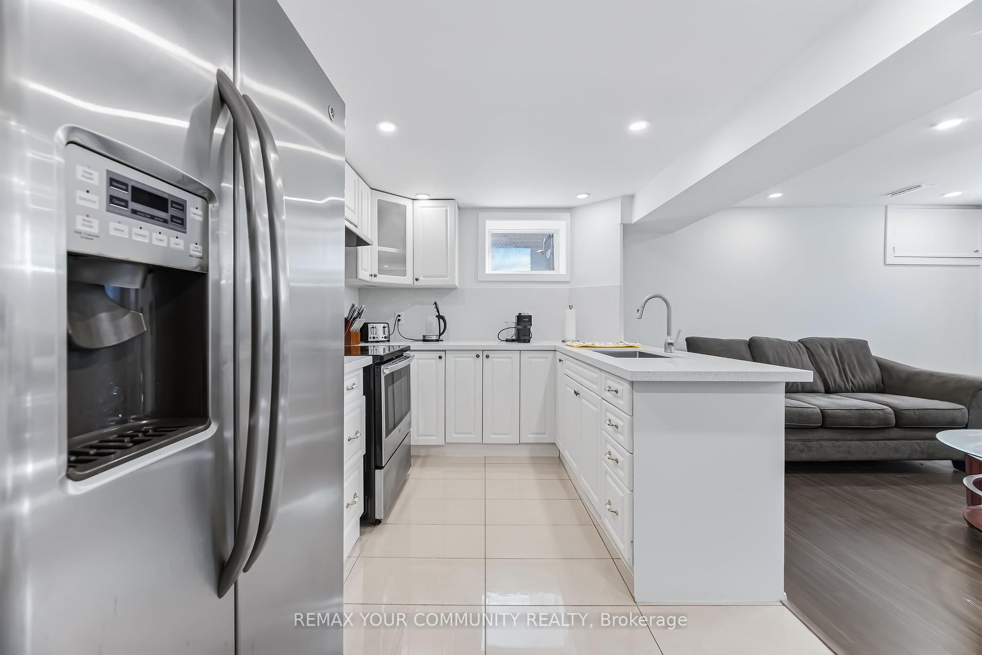 Lower - 200 Goulding Avenue N, Toronto 4