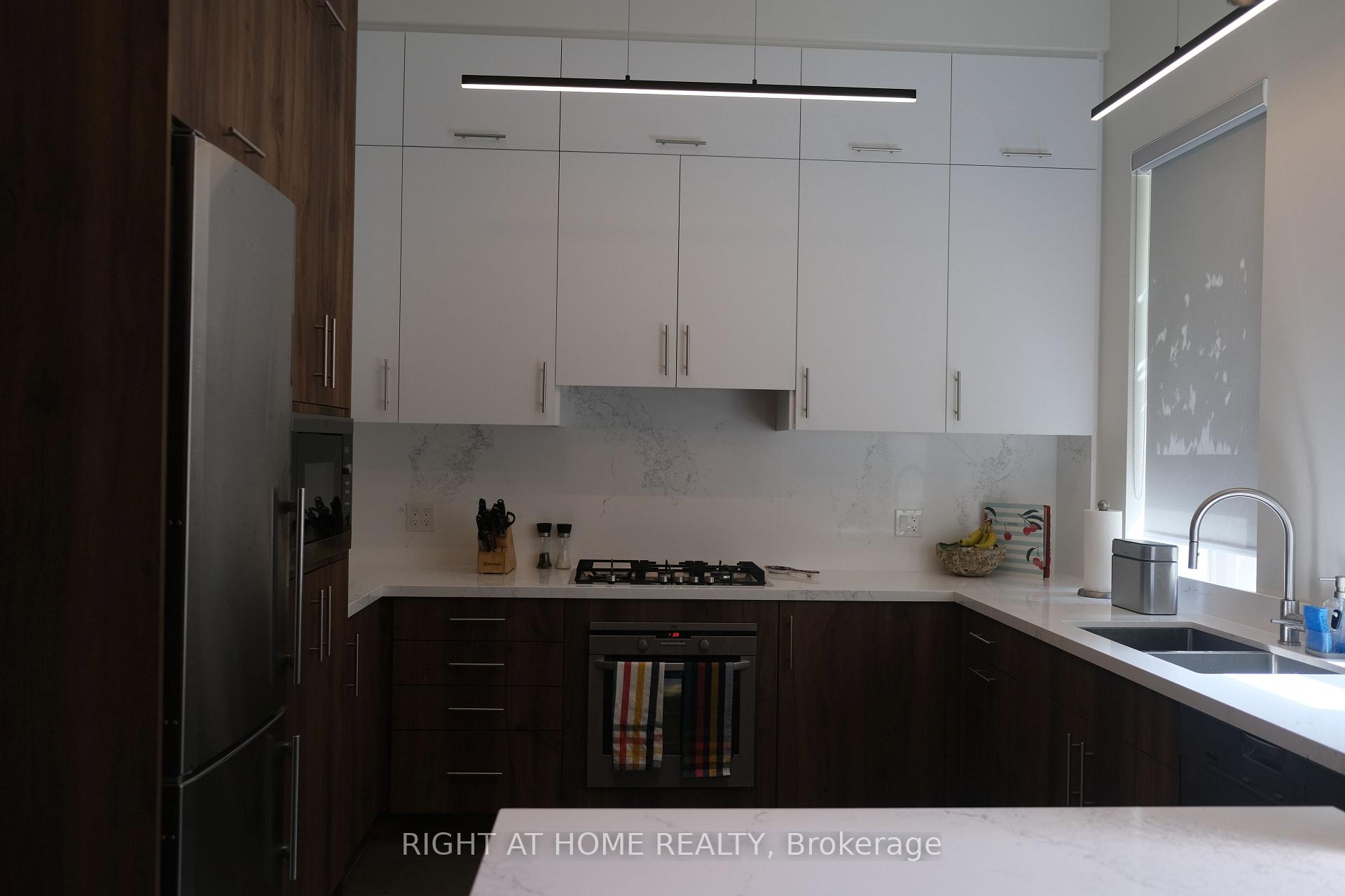 2 - 41 Spruce Street, Toronto 2