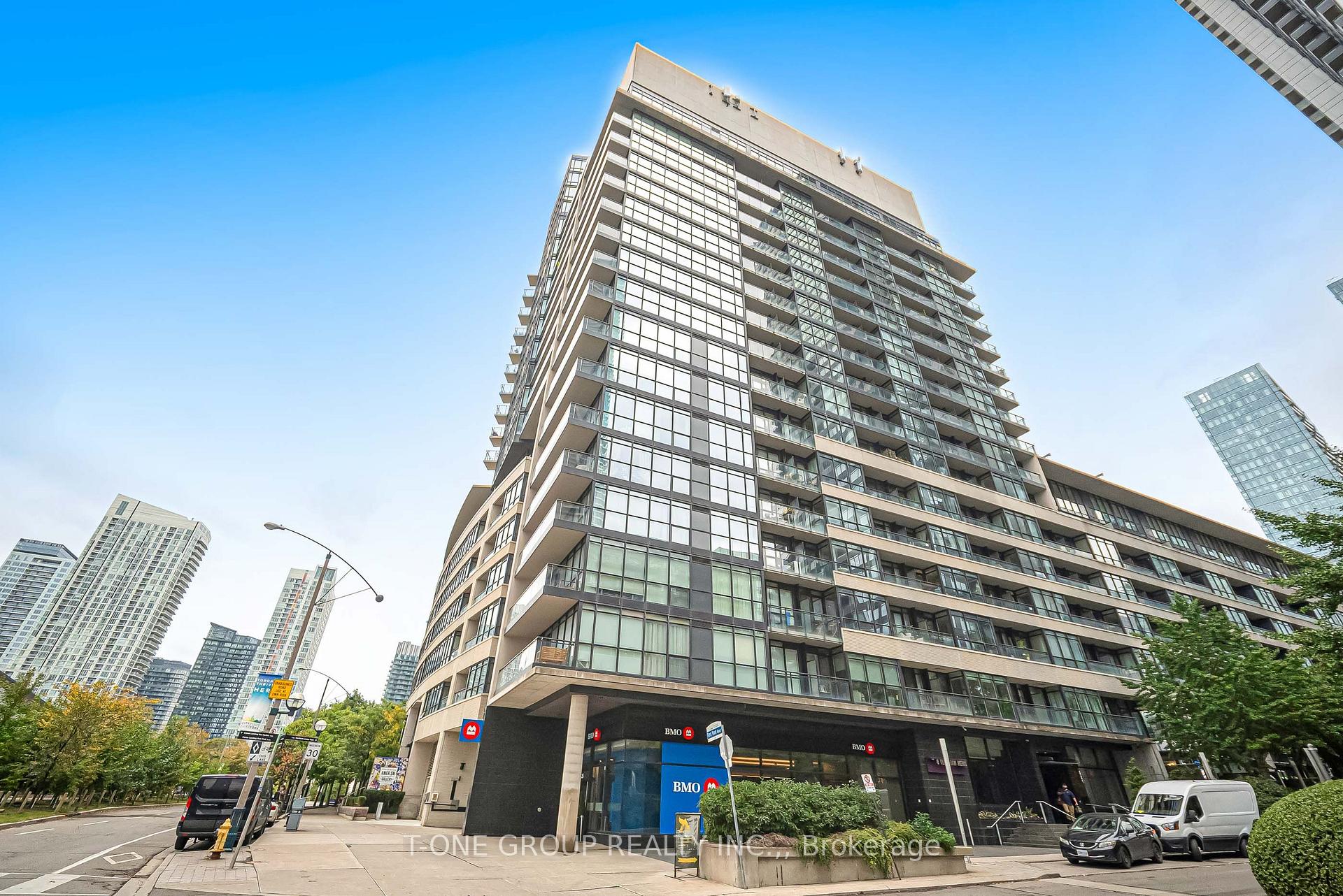 738 - 8 Telegram Mews, Toronto 3