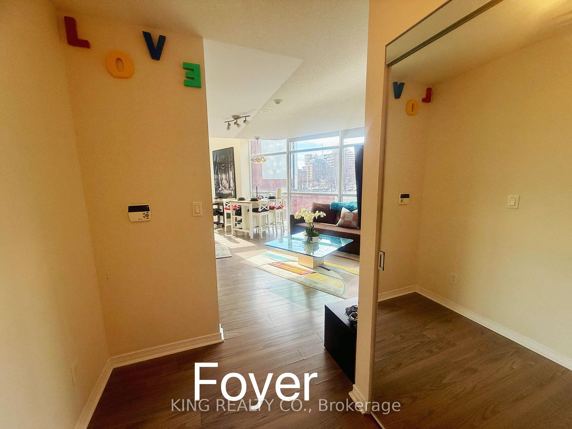 210 - 352 Front Street W, Toronto 5