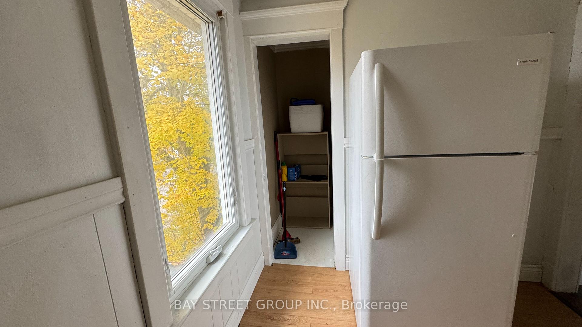 Upper - 5114 Mcrae Street, Niagara Falls 5