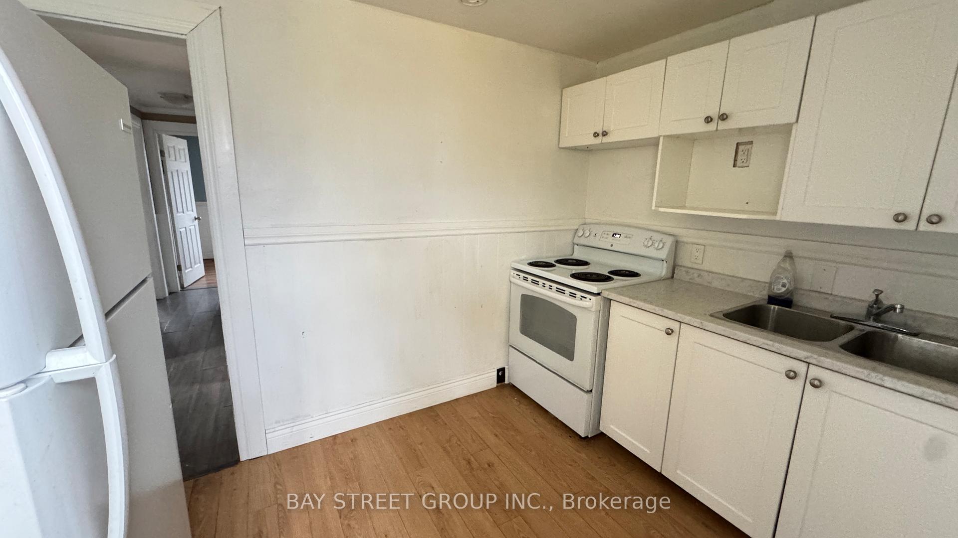 Upper - 5114 Mcrae Street, Niagara Falls 4