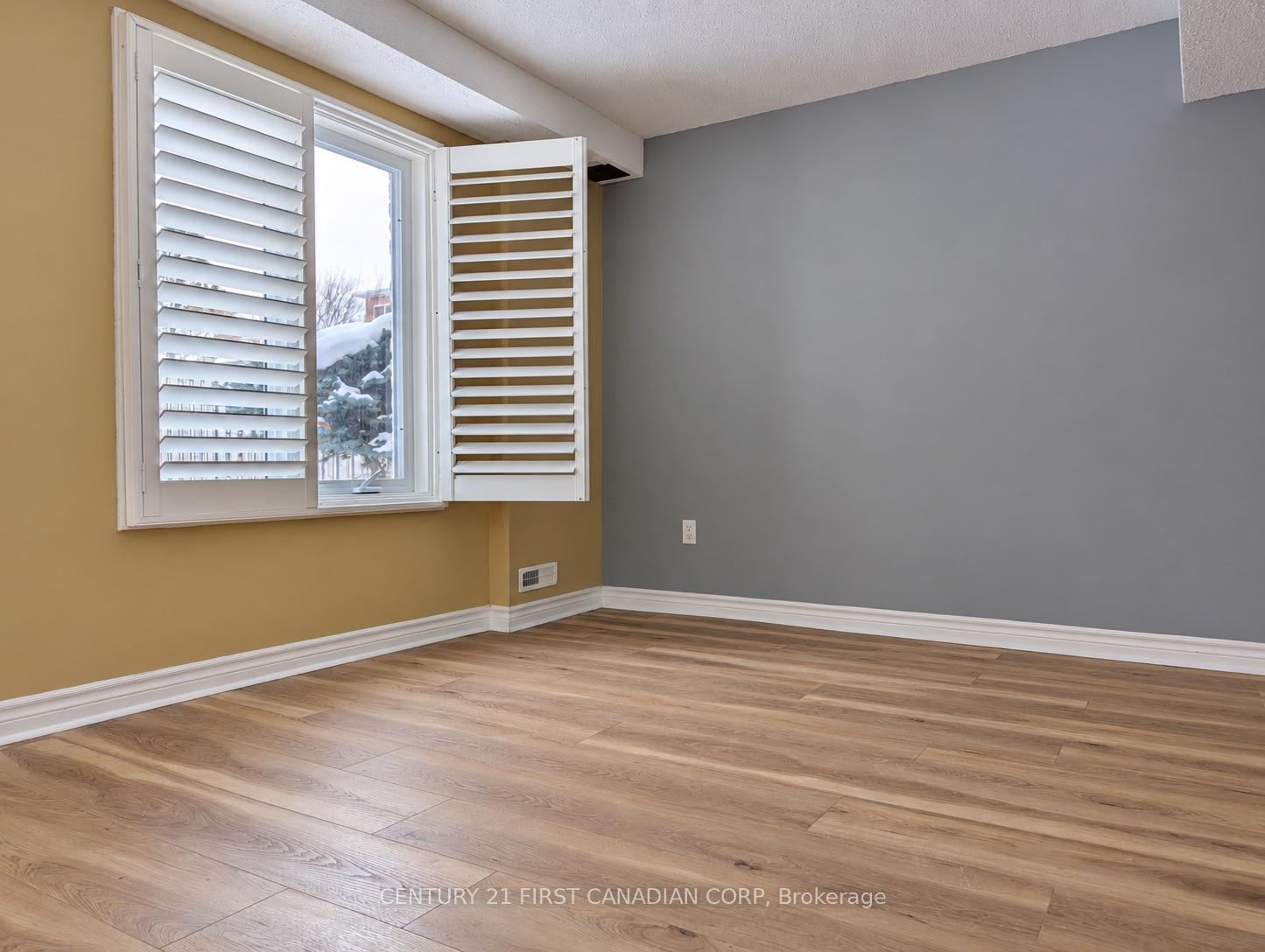 LOWER - 924 Guildwood Boulevard, London North 4