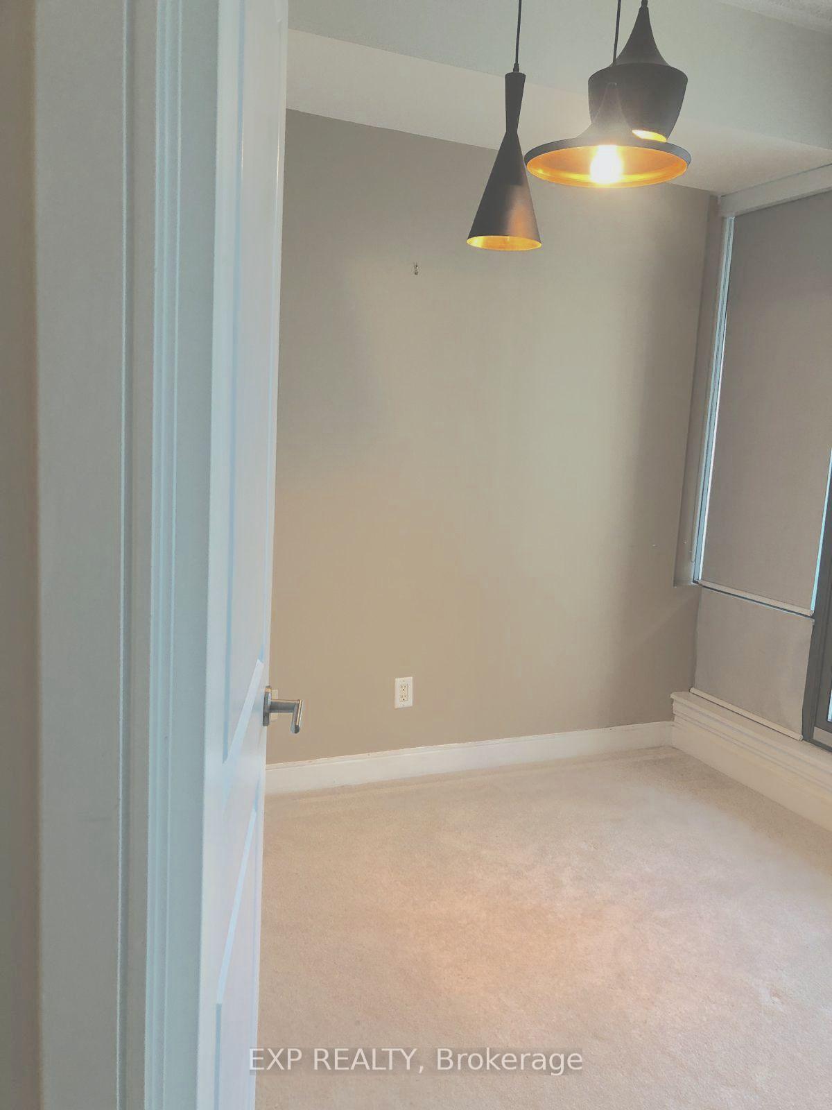 209 - 18 Yorkville Avenue, Toronto 3