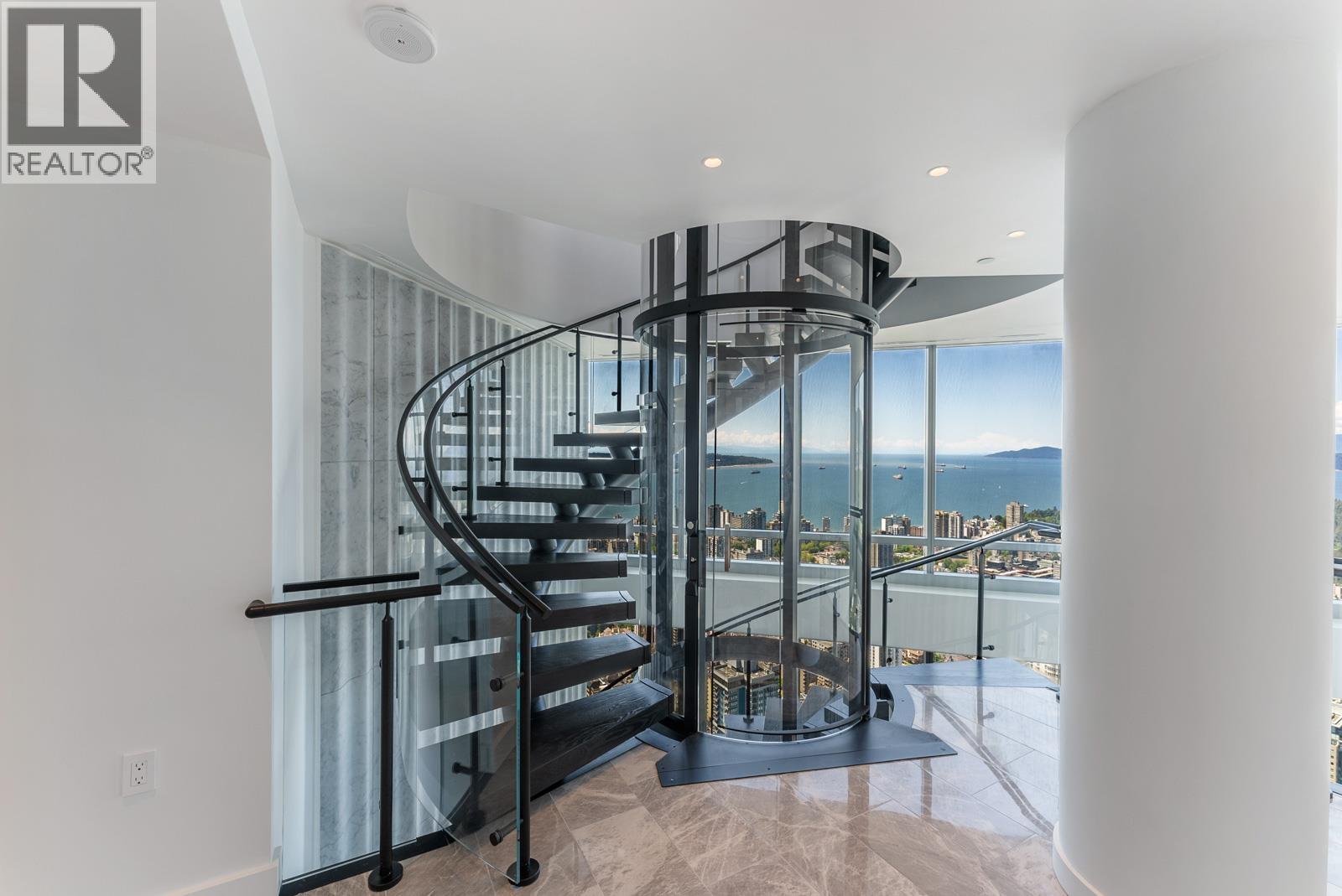 PH 1 1151 W GEORGIA STREET, Vancouver 4
