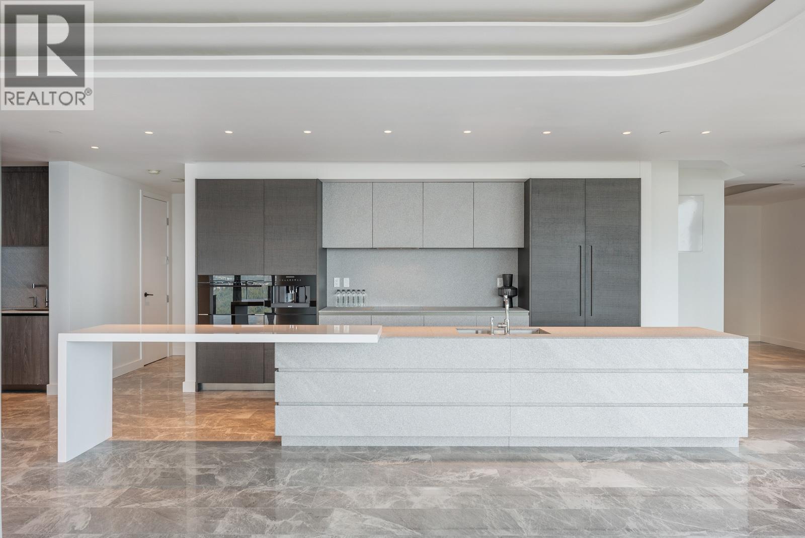 PH 1 1151 W GEORGIA STREET, Vancouver 3